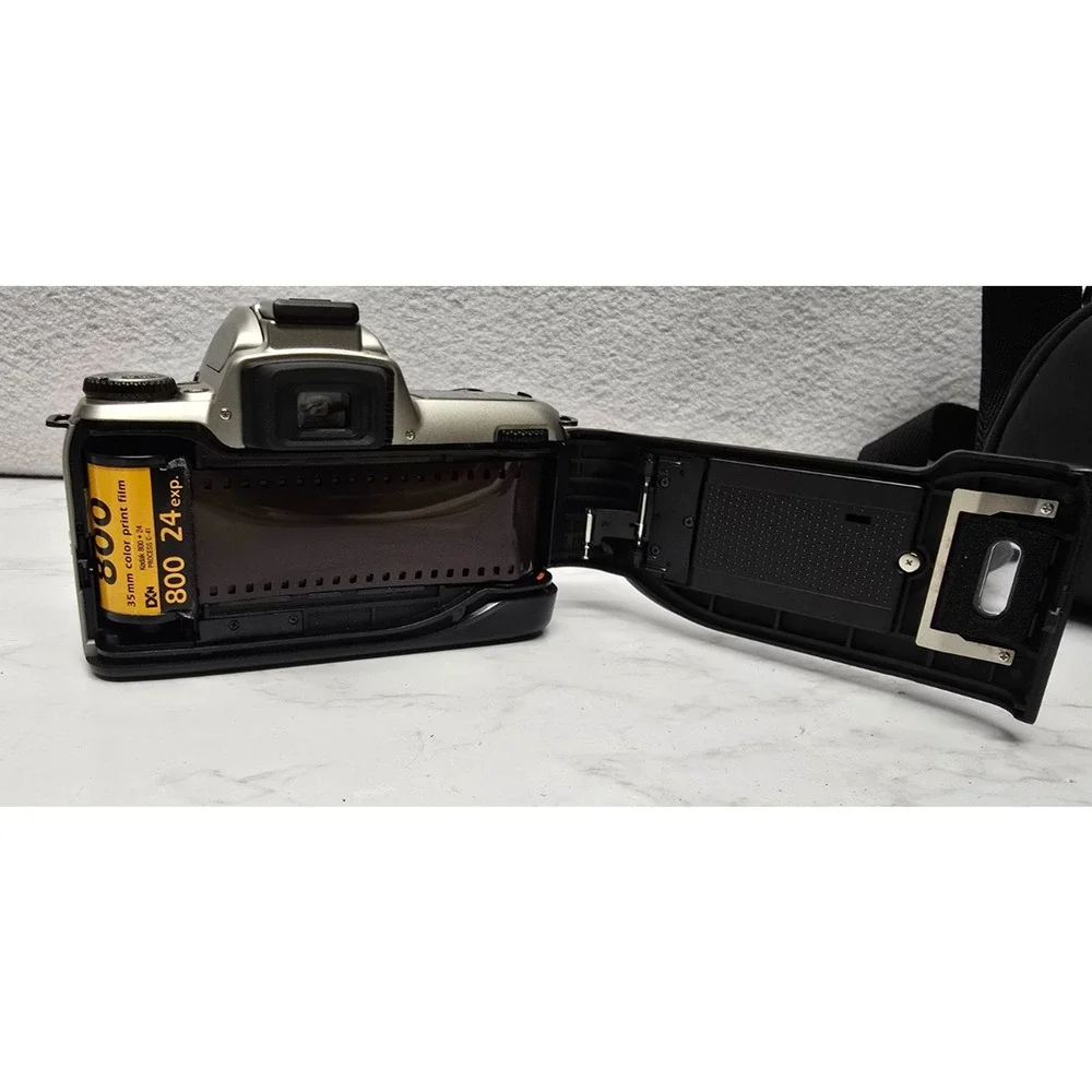 Nikon N65 35mm SLR Film Camera w/ AF Nikkor 28-80mm, Case, New Battery & Flash